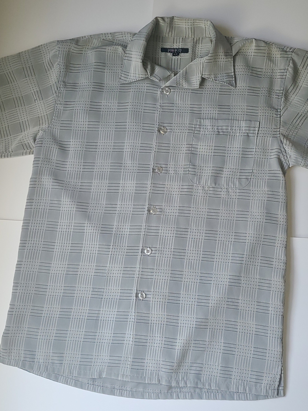 Studio Light Gray Plaid Short-Sleeve Button-Down Shirt